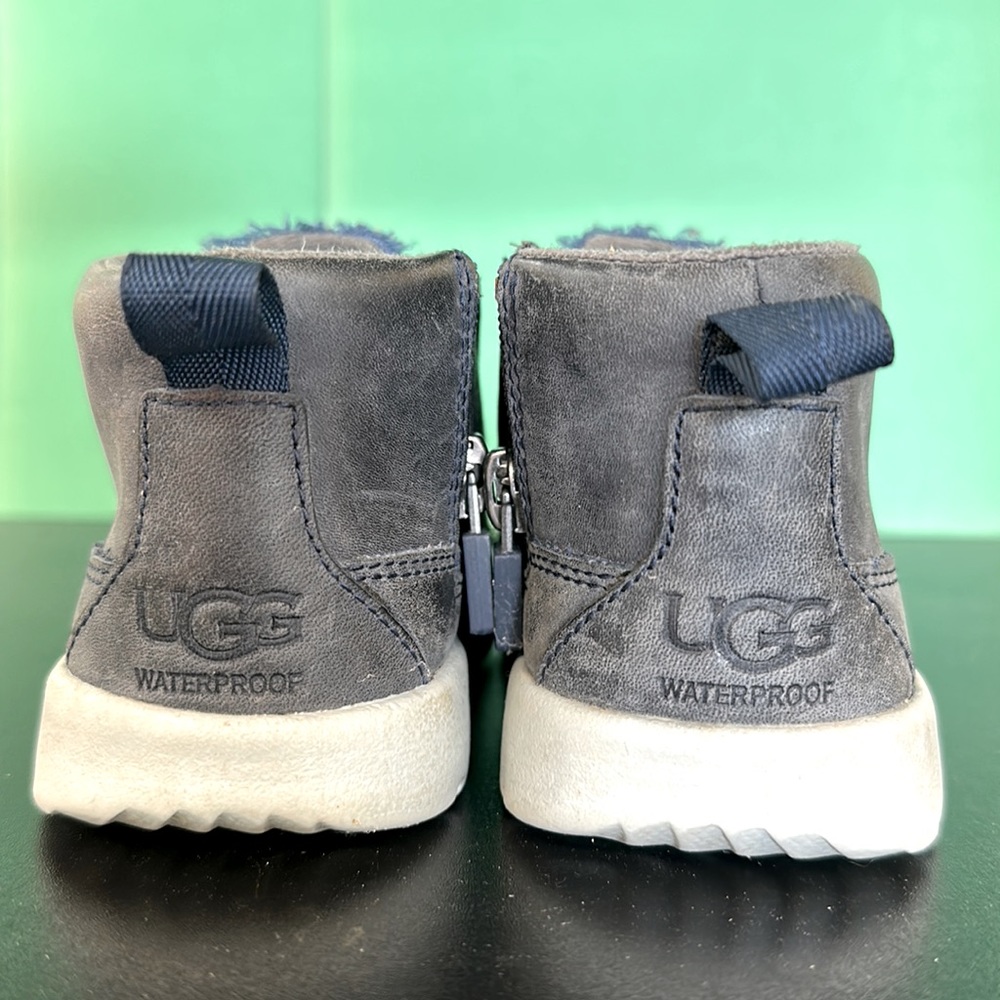 UGG boots Waterproof Toddler Size 9